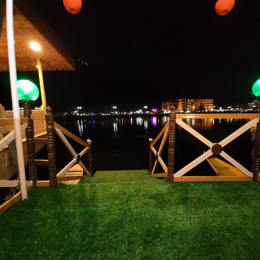 Tashkand Houseboat Srīnagar Extérieur photo