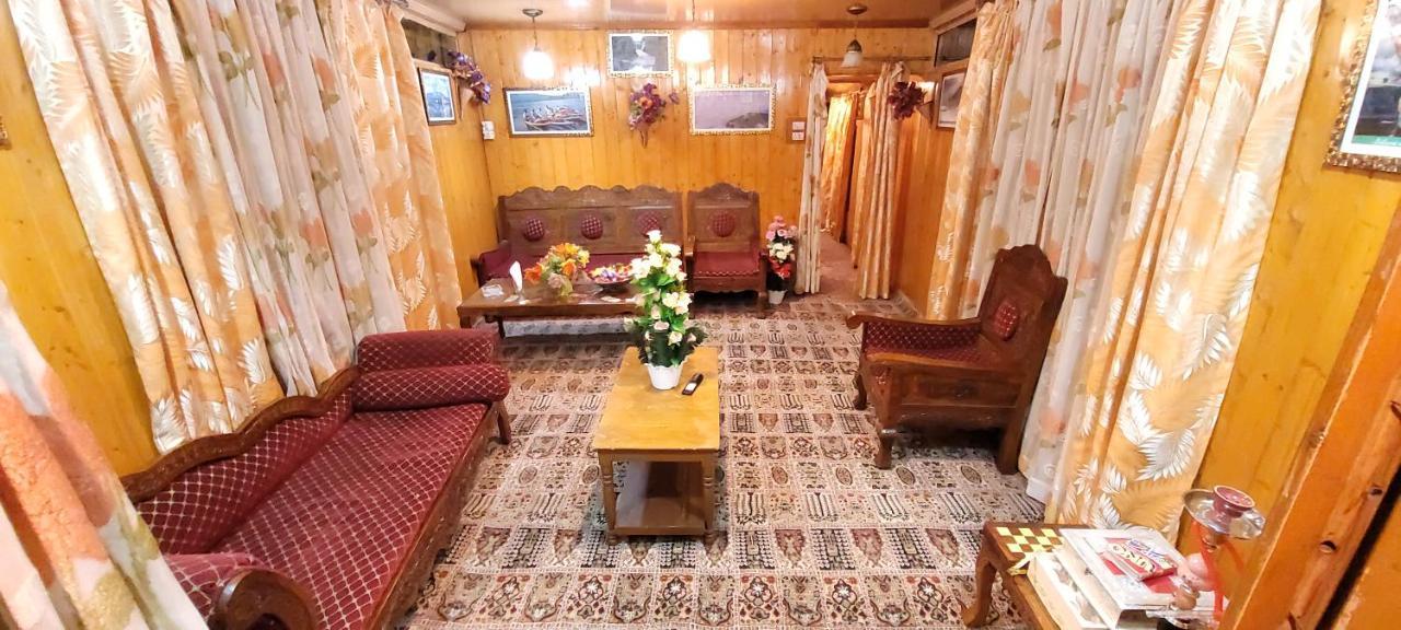 Tashkand Houseboat Srīnagar Extérieur photo