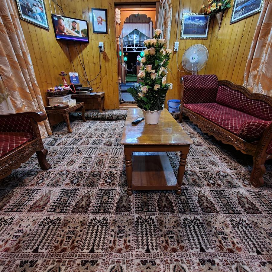 Tashkand Houseboat Srīnagar Extérieur photo