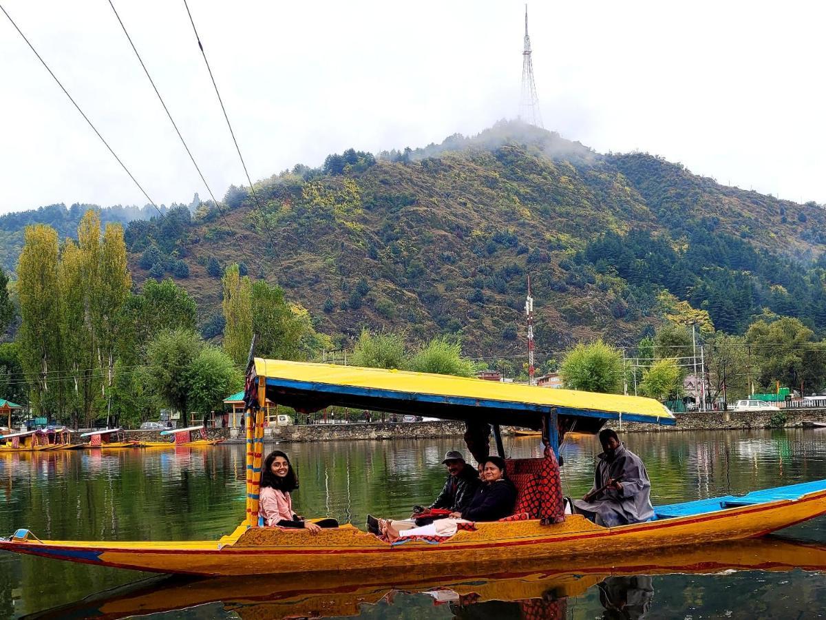 Tashkand Houseboat Srīnagar Extérieur photo