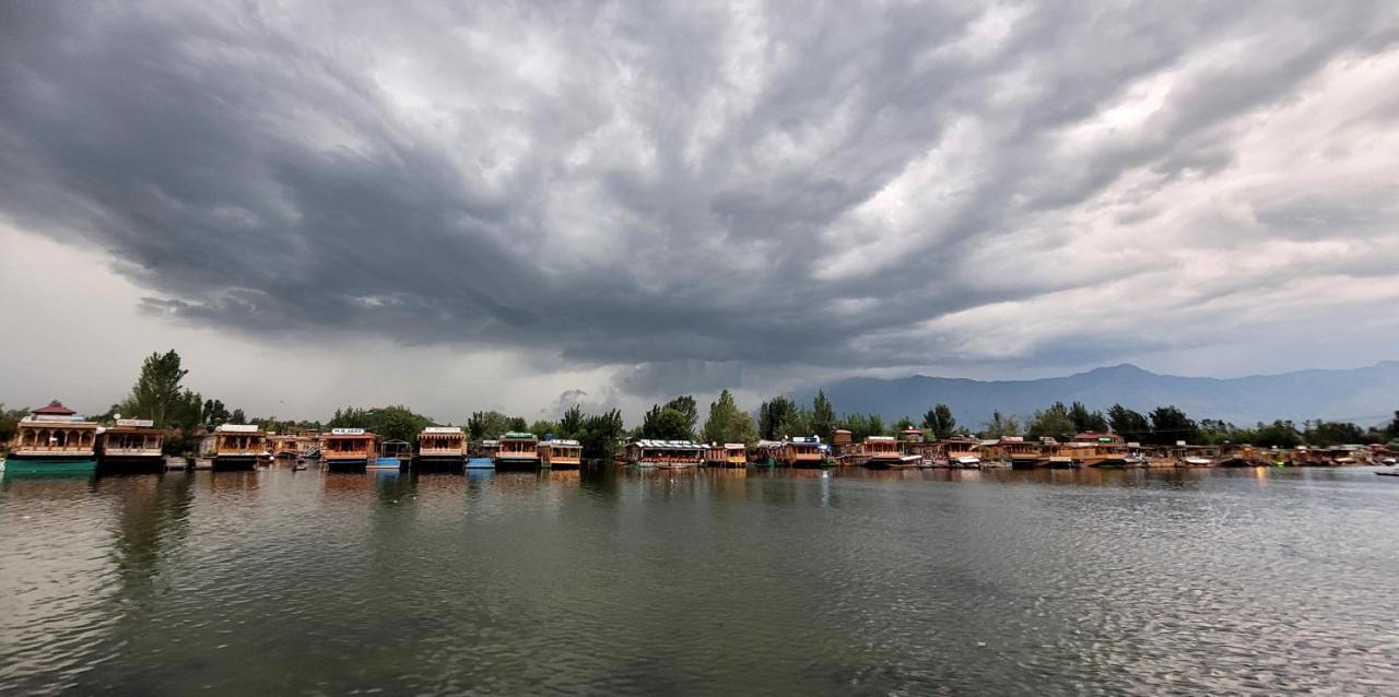 Tashkand Houseboat Srīnagar Extérieur photo