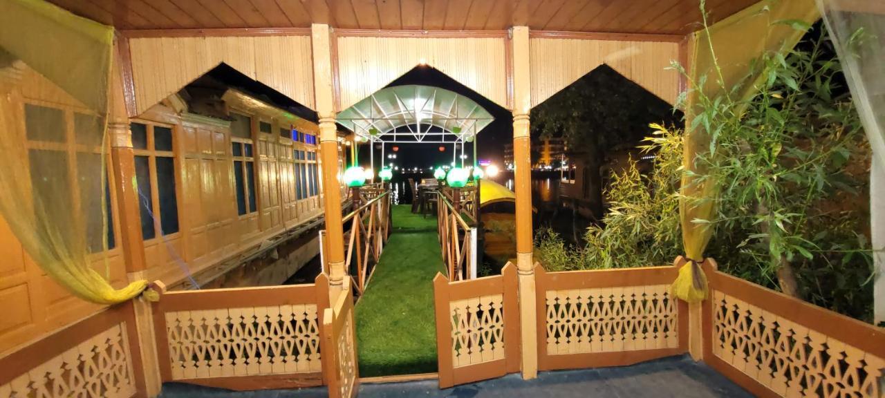 Tashkand Houseboat Srīnagar Extérieur photo