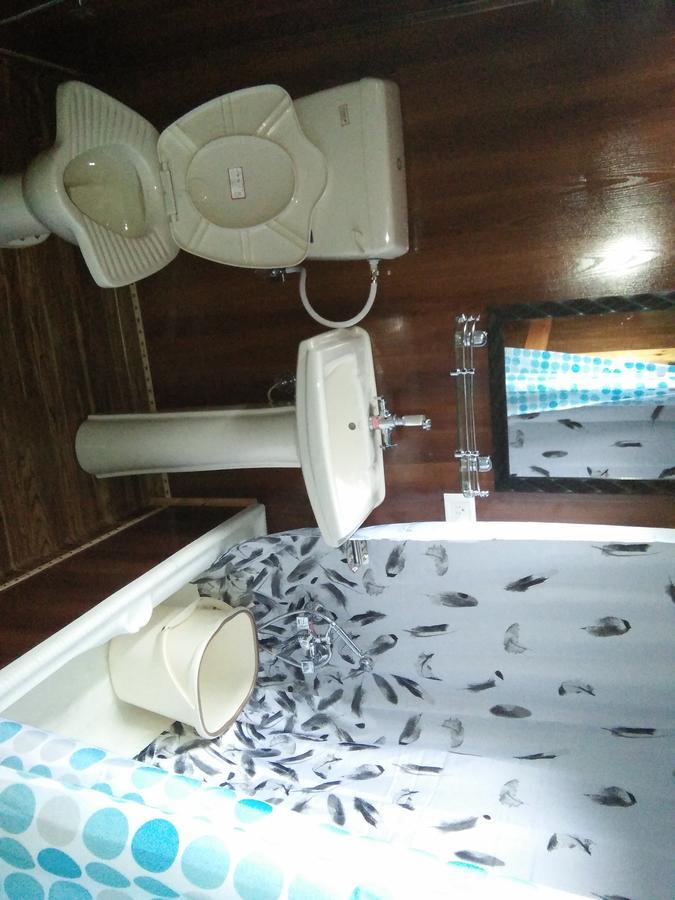 Tashkand Houseboat Srīnagar Extérieur photo